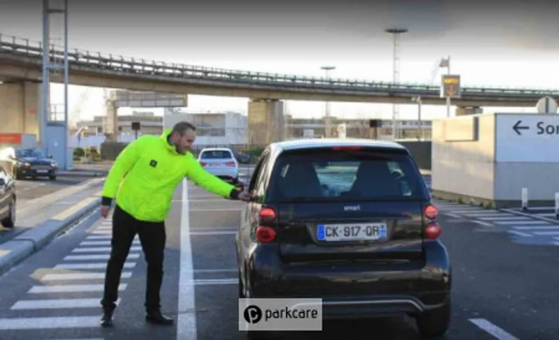 ECTOR Dusseldorf Valet parking auto ophalen